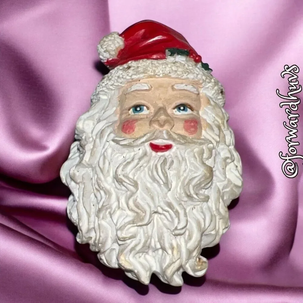 Vintage Santa Claus Brooch - Festive Holiday Cheer